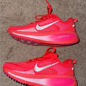 Nike Women's Vromero 18